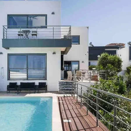 Casa Lourinha (Lisbon)